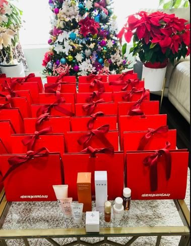 Amore Pacific - 9Pcs Holiday Gift Set-Travel Size. - Image 4