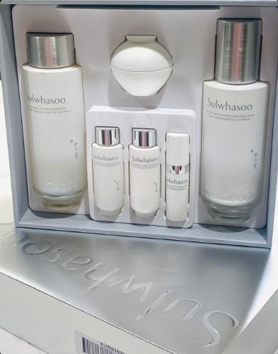 Sulwhasoo The Ultimate S Enriched Water & Emulsion Set - Image 2